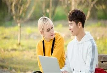 天津口語(yǔ)翻譯淺析同聲傳譯是什么意思？